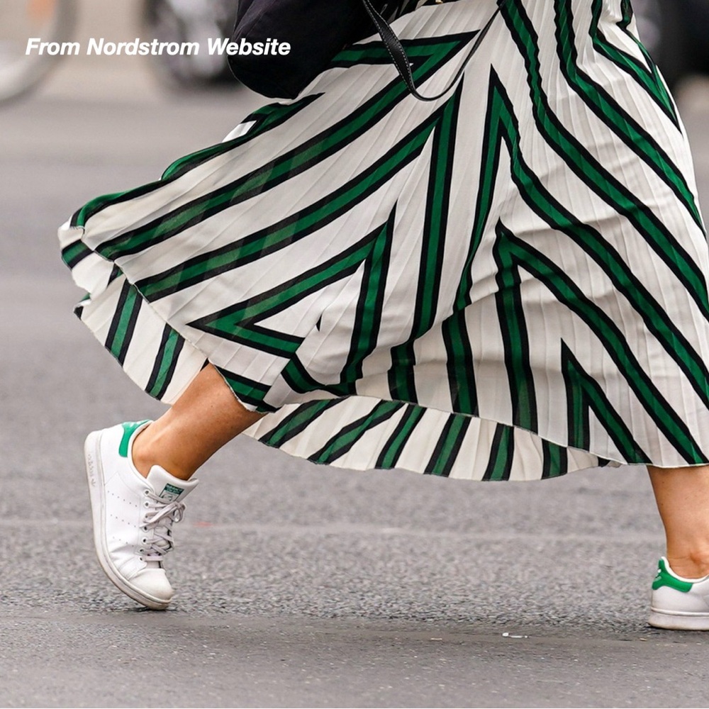 GUC: ADIDAS STAN SMITH SNEAKER IN WHITE AND FAIRWAY GREEN (5.5)